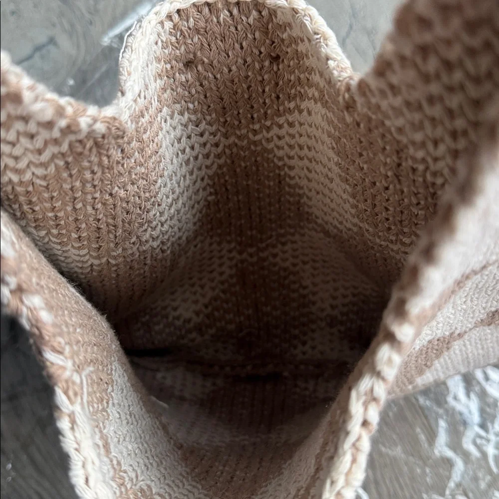 Kopari Knitted Diamond Cream & Tan Argyle Circle Boho Slouchy Bag 10”x 16” - Picture 6 of 7